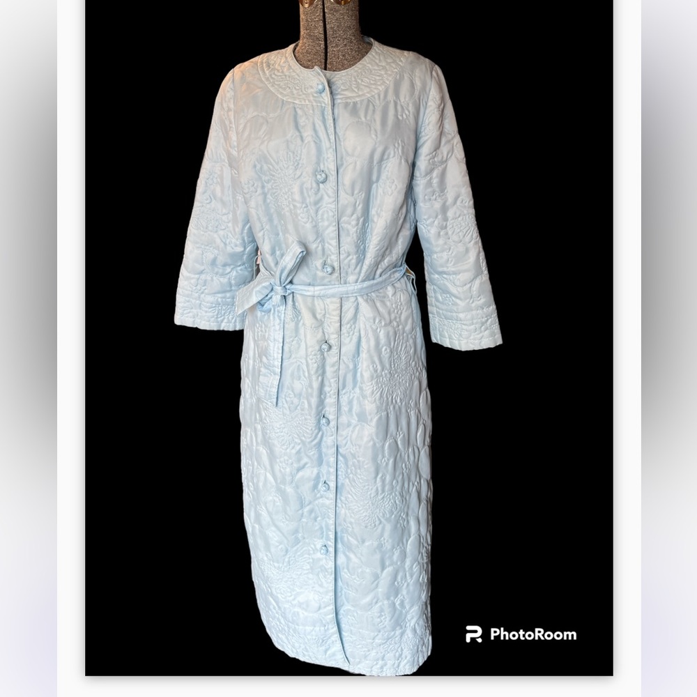 Vintage baby blue quilted butterfly robe 60s /70s
